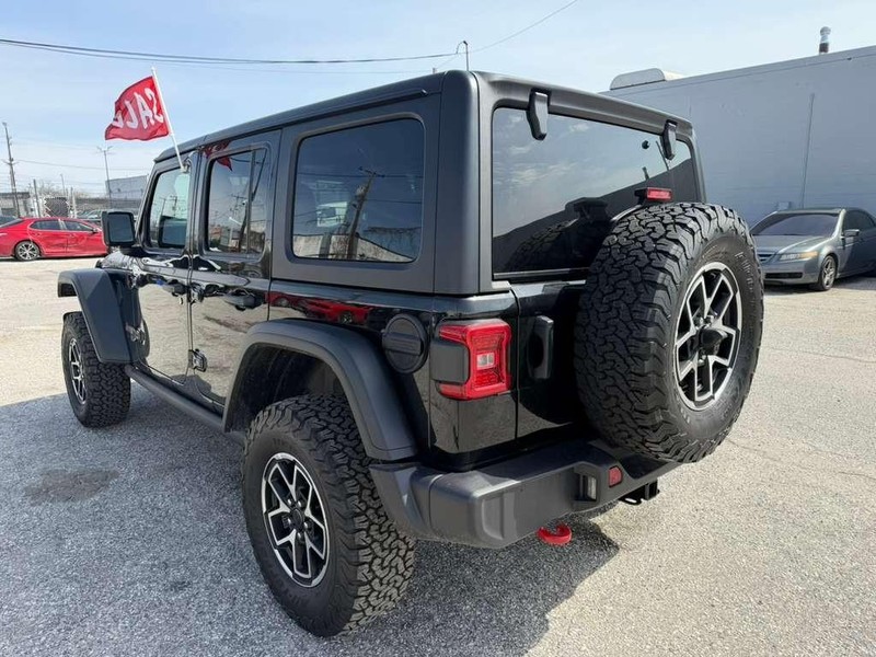 Jeep Wrangler Vehicle Full-screen Gallery Image 15