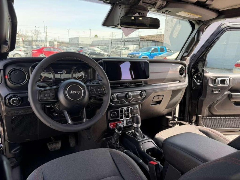 Jeep Wrangler Vehicle Full-screen Gallery Image 20