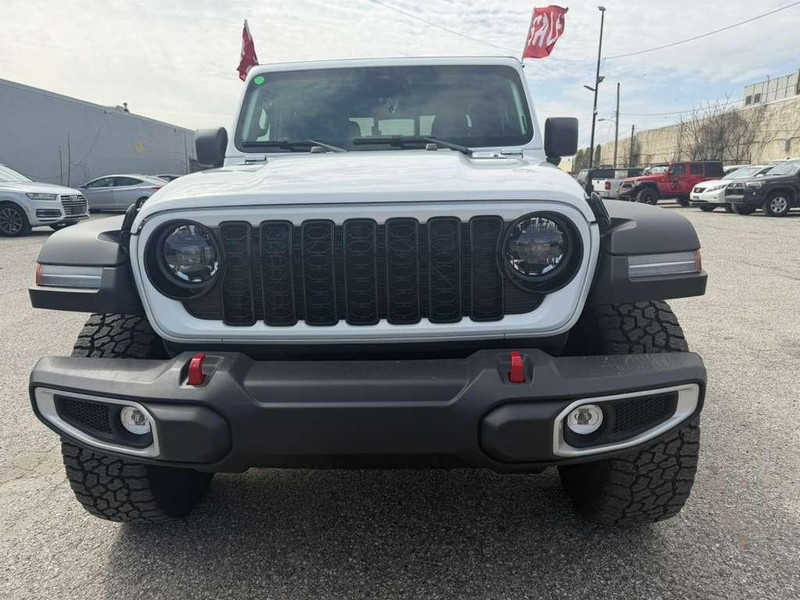 Jeep Gladiator Vehicle Full-screen Gallery Image 6