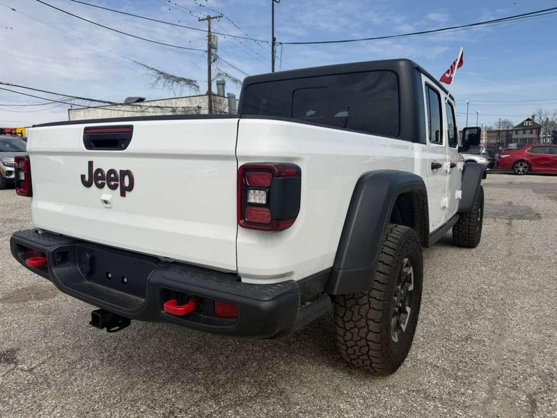 Jeep Gladiator Vehicle Full-screen Gallery Image 7