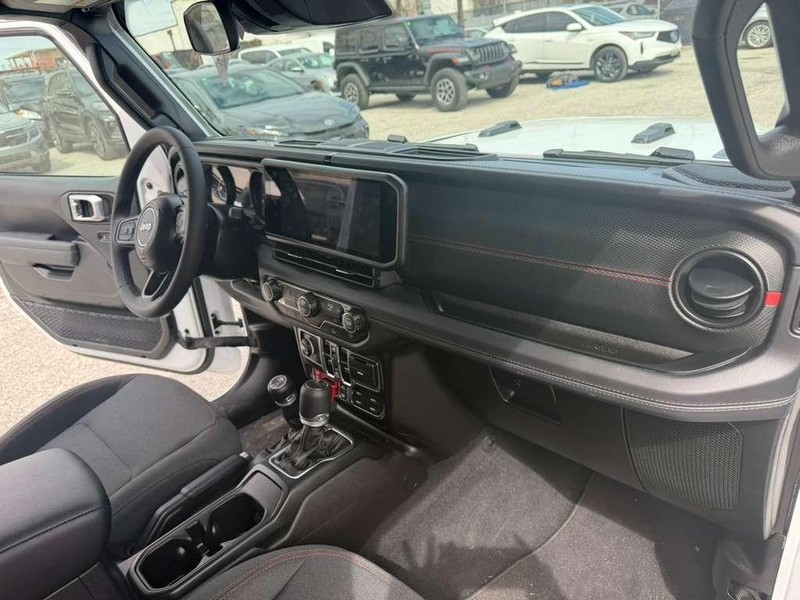 Jeep Gladiator Vehicle Full-screen Gallery Image 22