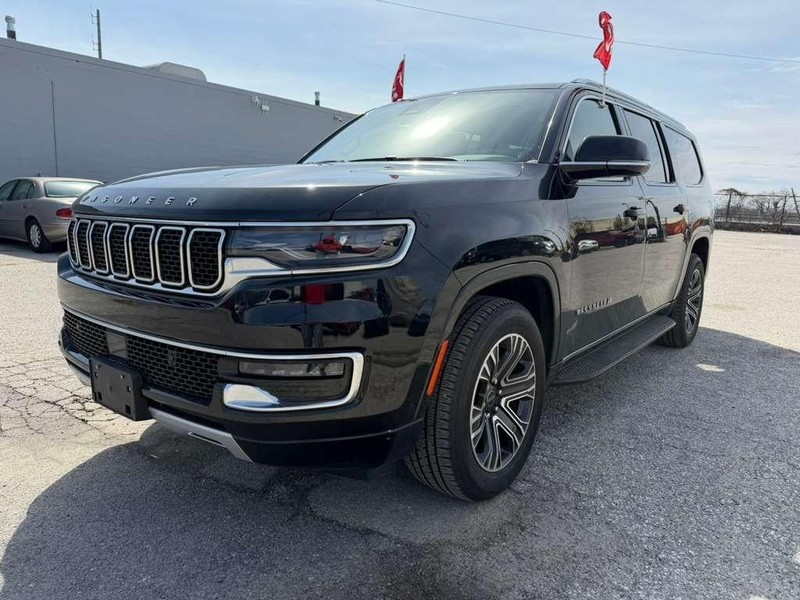 Jeep Wagoneer L Vehicle Full-screen Gallery Image 2