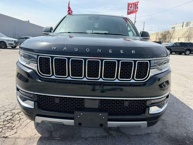 Jeep Wagoneer L Vehicle Full-screen Gallery Image 3