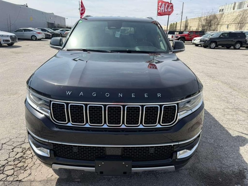 Jeep Wagoneer L Vehicle Full-screen Gallery Image 4