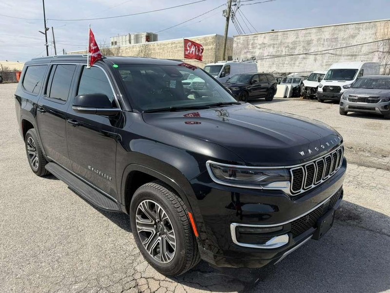 Jeep Wagoneer L Vehicle Full-screen Gallery Image 9