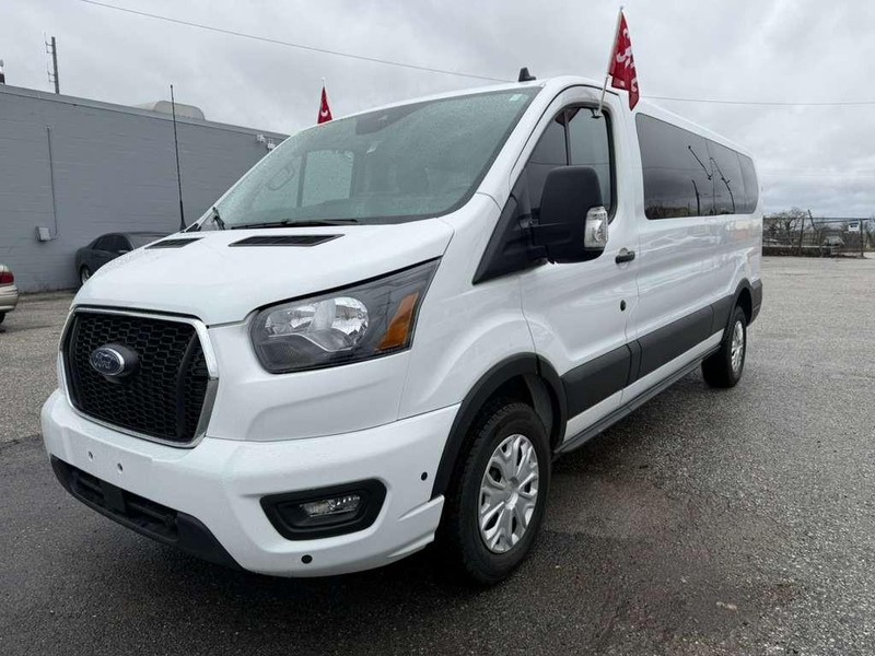 Ford Transit Passenger Wagon Vehicle Full-screen Gallery Image 2