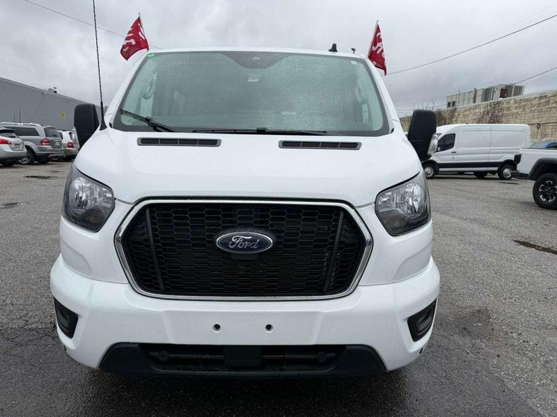 Ford Transit Passenger Wagon Vehicle Full-screen Gallery Image 3