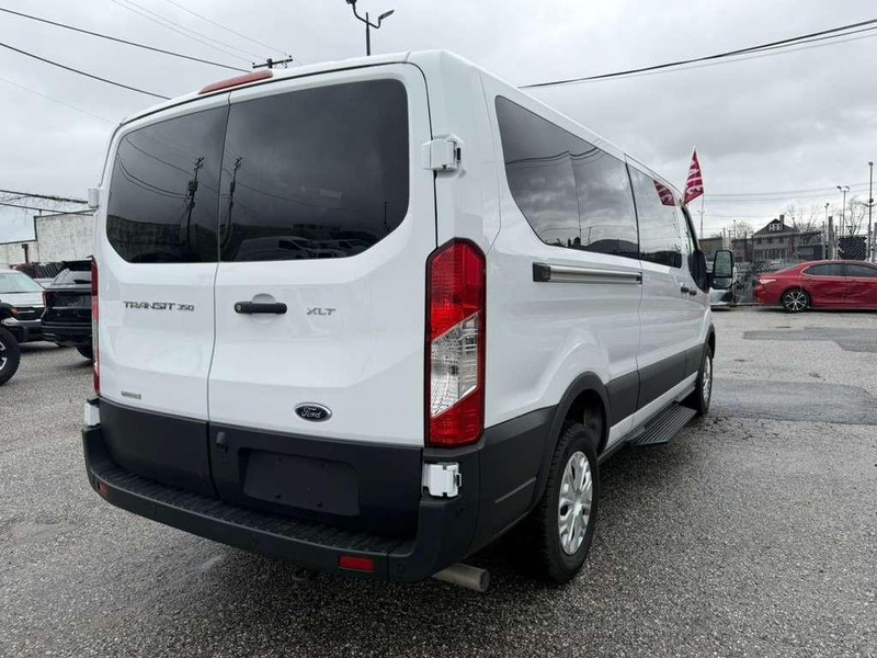 Ford Transit Passenger Wagon Vehicle Full-screen Gallery Image 9