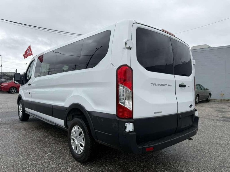 Ford Transit Passenger Wagon Vehicle Full-screen Gallery Image 11