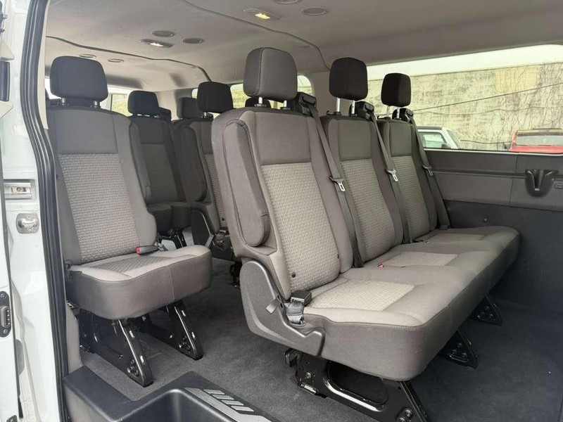 Ford Transit Passenger Wagon Vehicle Full-screen Gallery Image 14