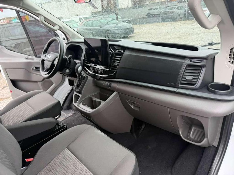 Ford Transit Passenger Wagon Vehicle Full-screen Gallery Image 23