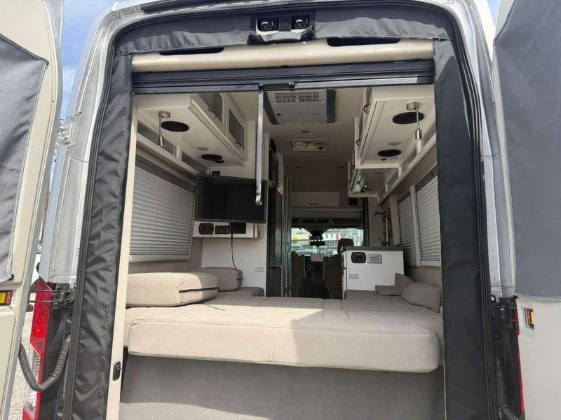 Ford Transit Cargo Van Vehicle Full-screen Gallery Image 13