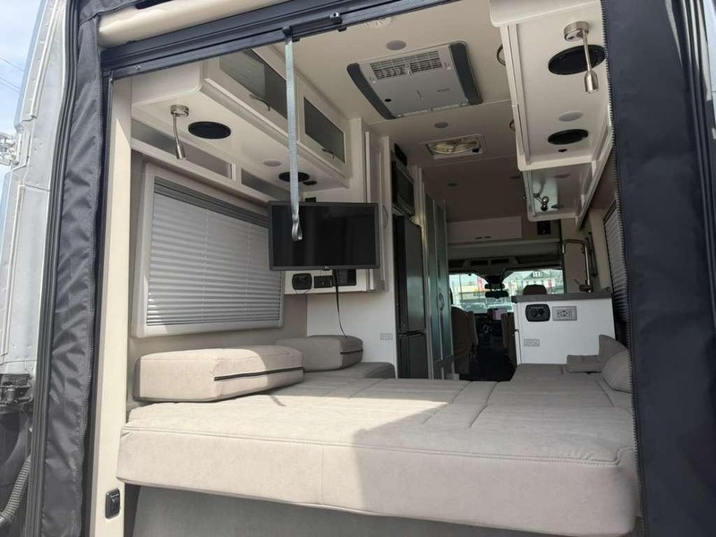 Ford Transit Cargo Van Vehicle Full-screen Gallery Image 14