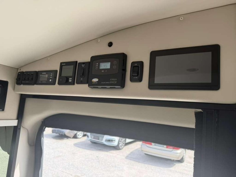 Ford Transit Cargo Van Vehicle Full-screen Gallery Image 24