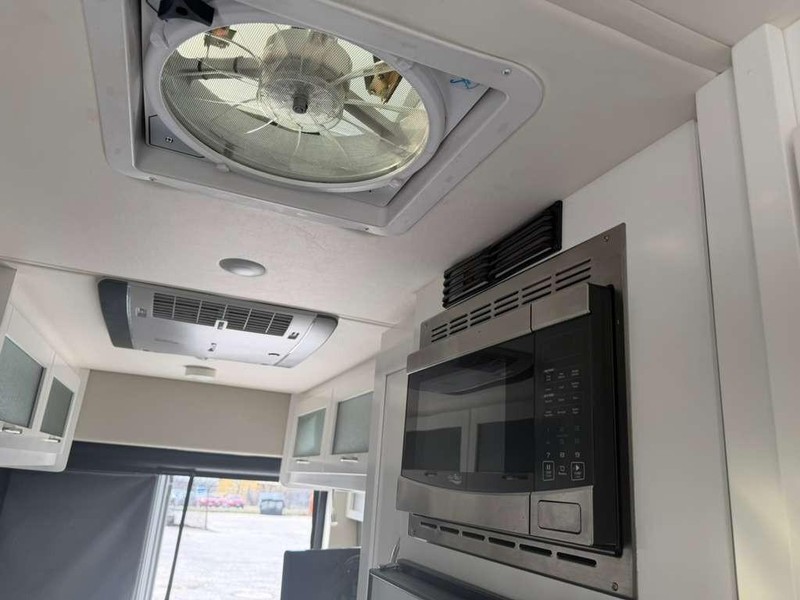 Ford Transit Cargo Van Vehicle Full-screen Gallery Image 26