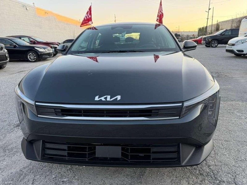 Kia K4 Vehicle Full-screen Gallery Image 4