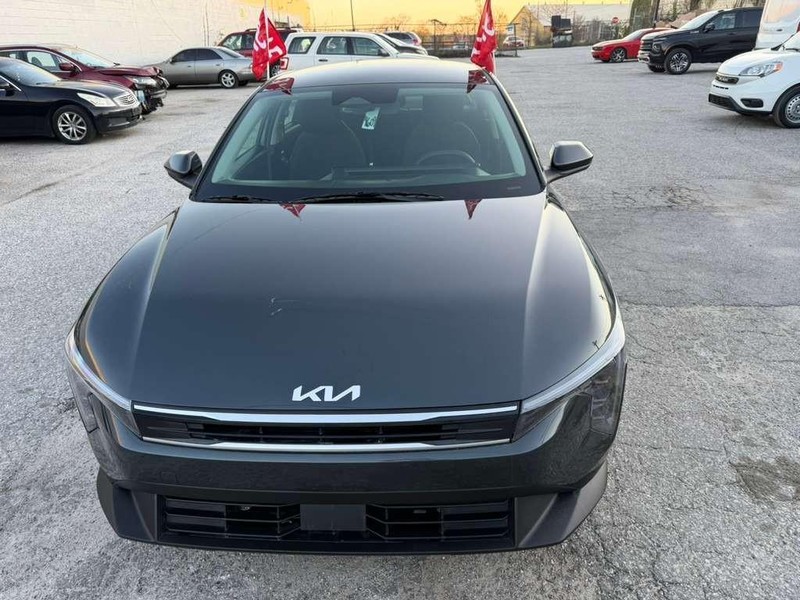 Kia K4 Vehicle Full-screen Gallery Image 5