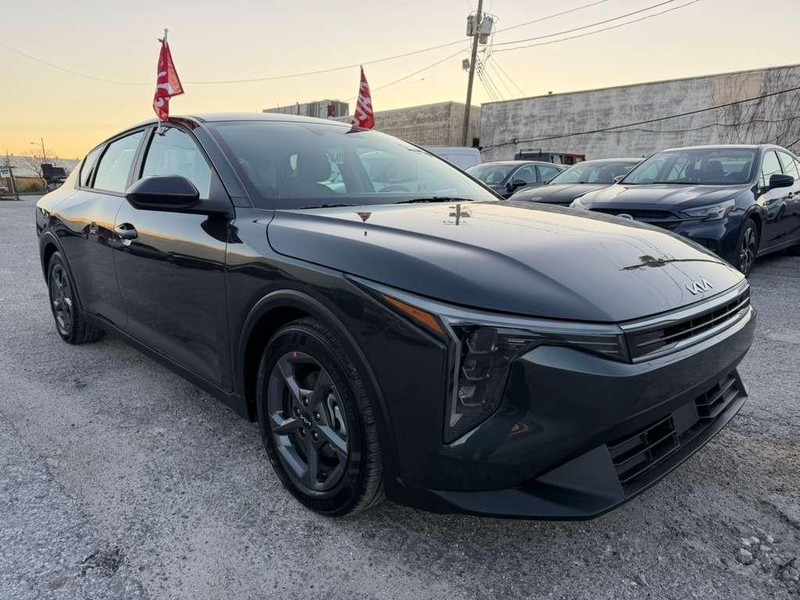 Kia K4 Vehicle Full-screen Gallery Image 7