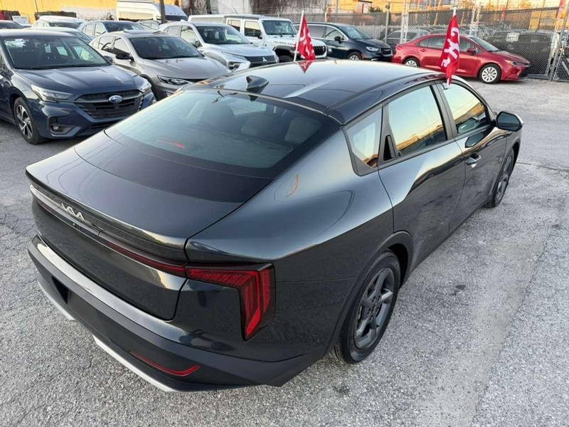 Kia K4 Vehicle Full-screen Gallery Image 10