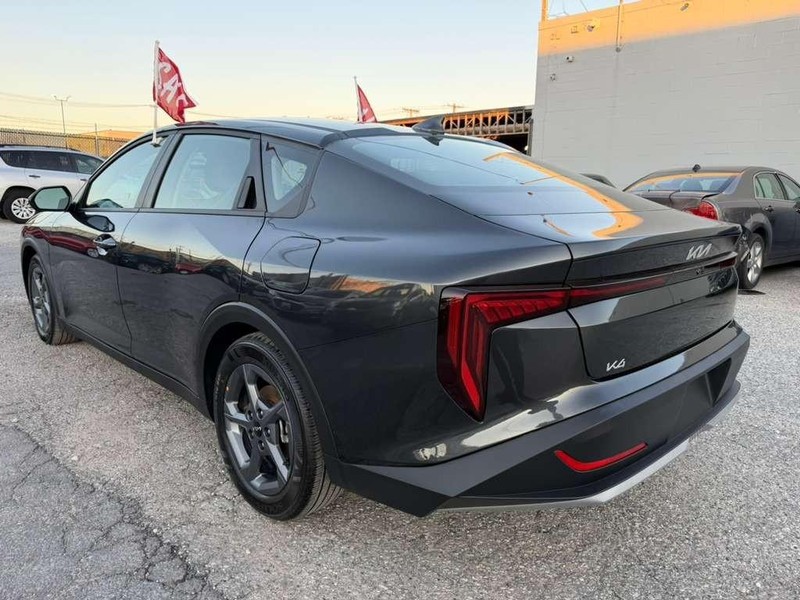 Kia K4 Vehicle Full-screen Gallery Image 14