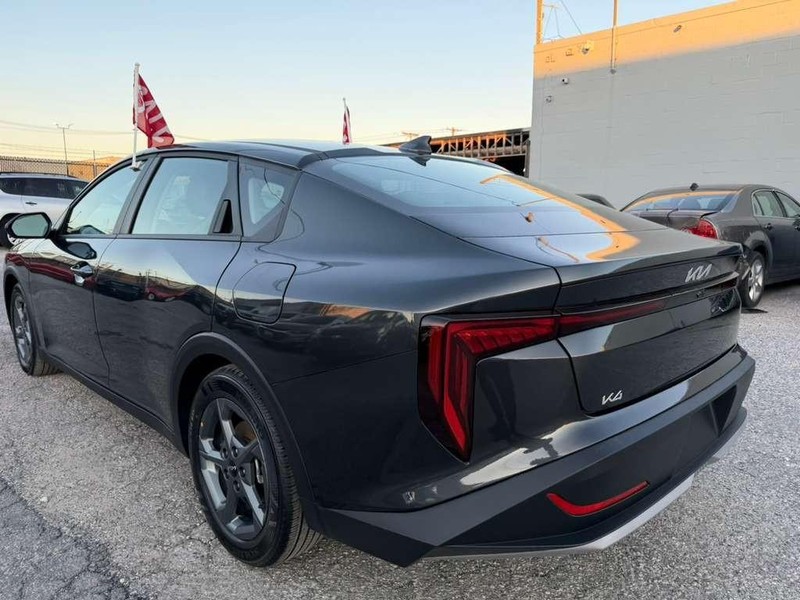 Kia K4 Vehicle Full-screen Gallery Image 16