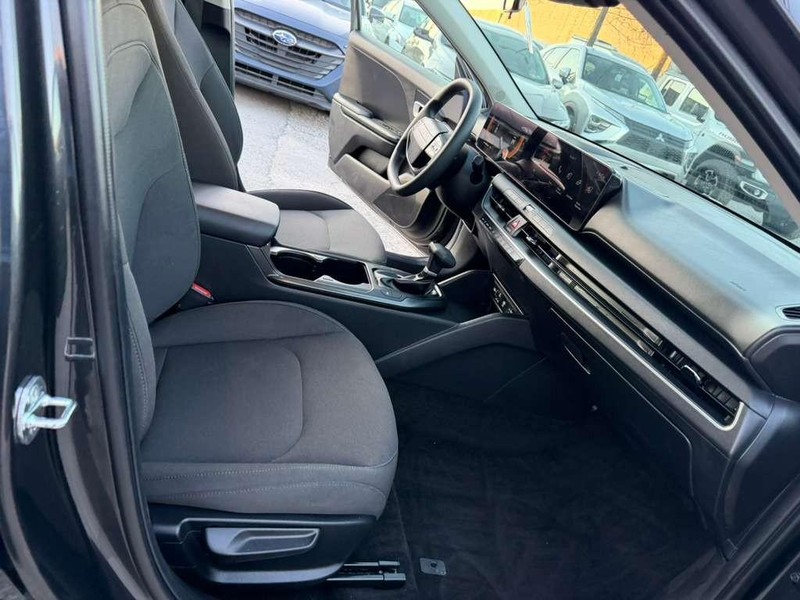 Kia K4 Vehicle Full-screen Gallery Image 17