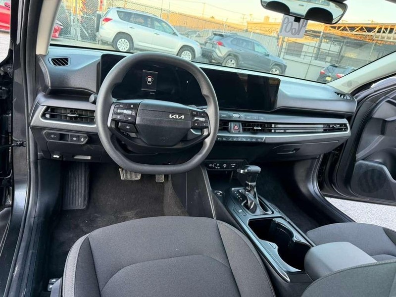 Kia K4 Vehicle Full-screen Gallery Image 20