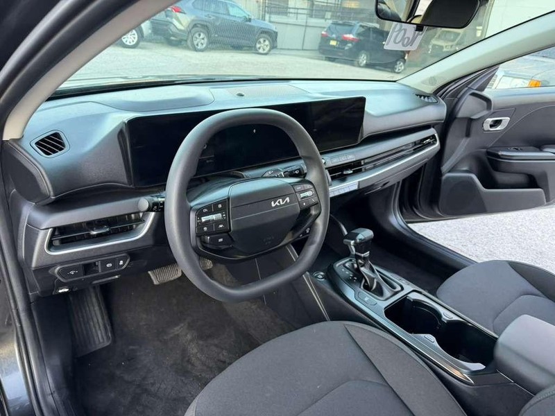 Kia K4 Vehicle Full-screen Gallery Image 21