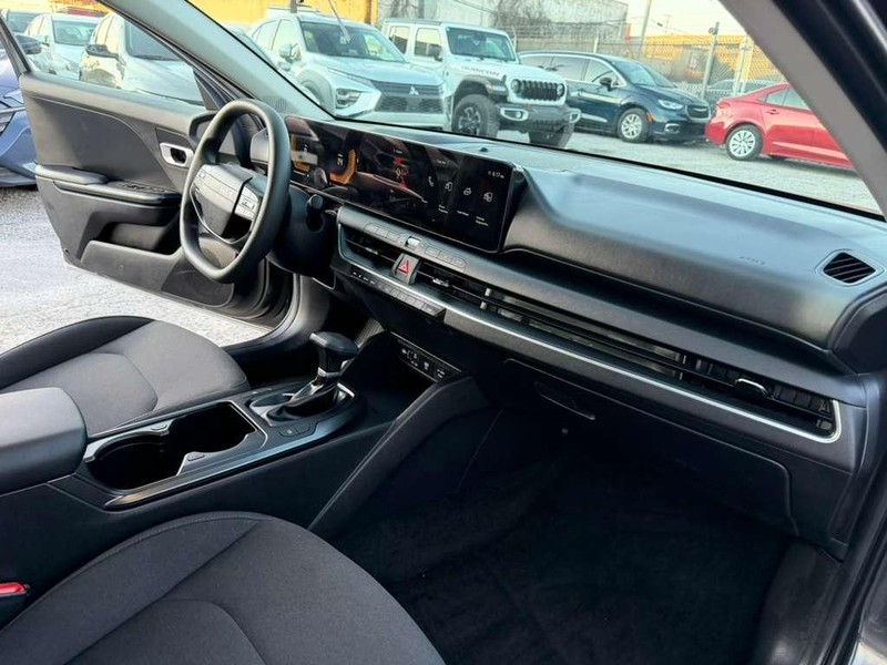 Kia K4 Vehicle Full-screen Gallery Image 24