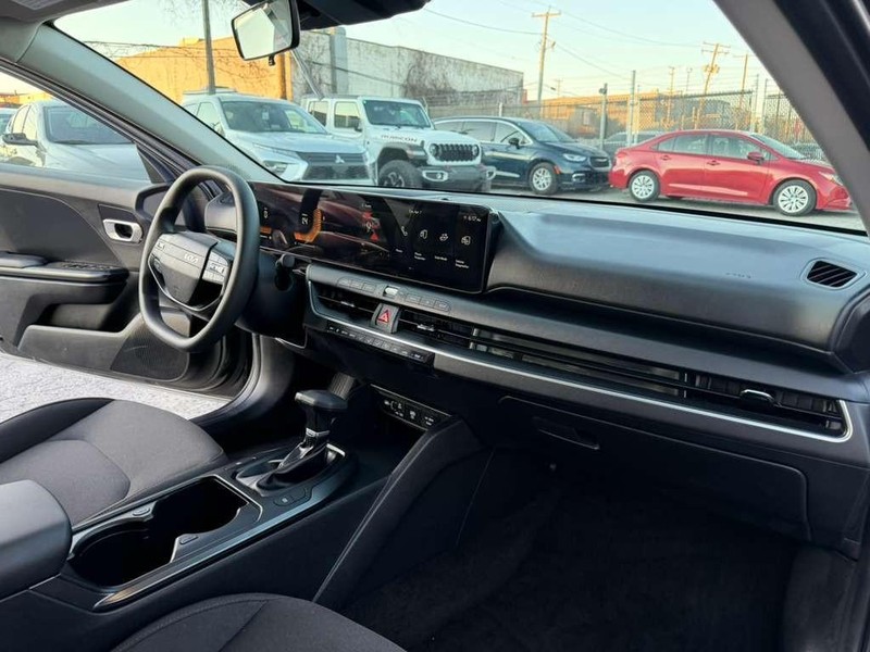 Kia K4 Vehicle Full-screen Gallery Image 25