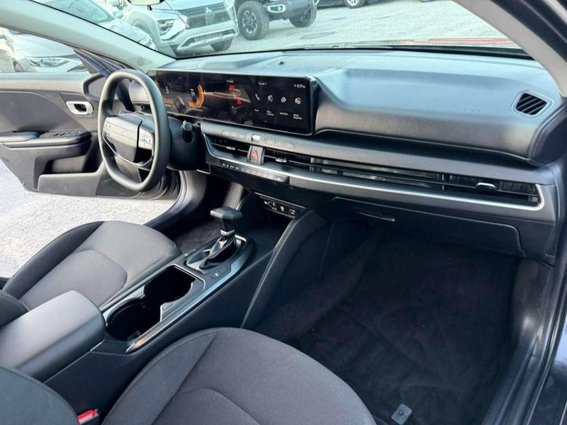 Kia K4 Vehicle Full-screen Gallery Image 26