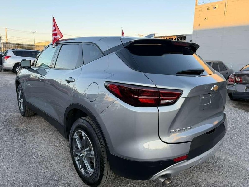 Chevrolet Blazer Vehicle Full-screen Gallery Image 11