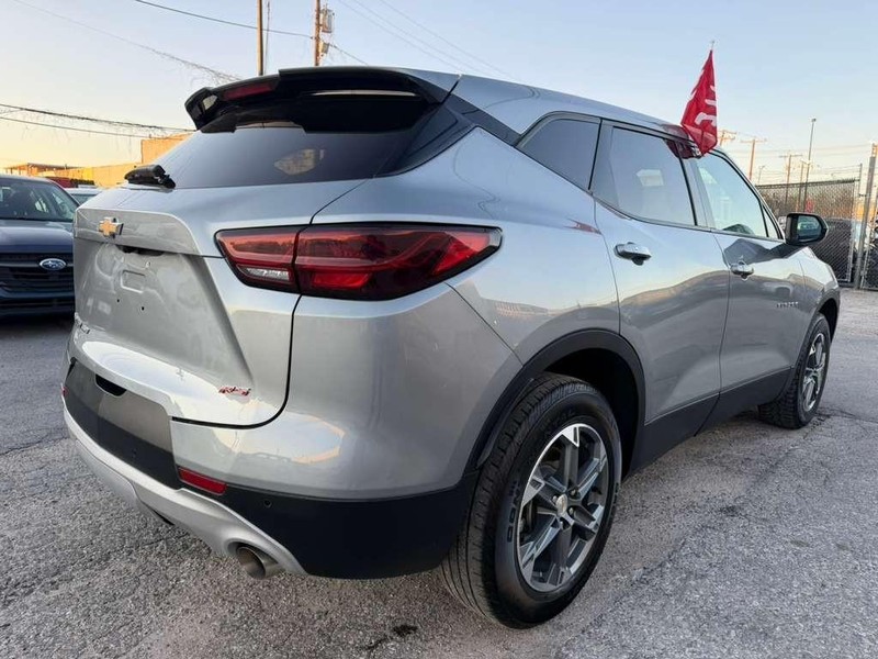 Chevrolet Blazer Vehicle Full-screen Gallery Image 12