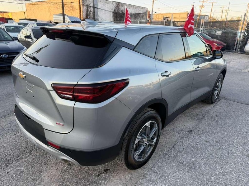 Chevrolet Blazer Vehicle Full-screen Gallery Image 13