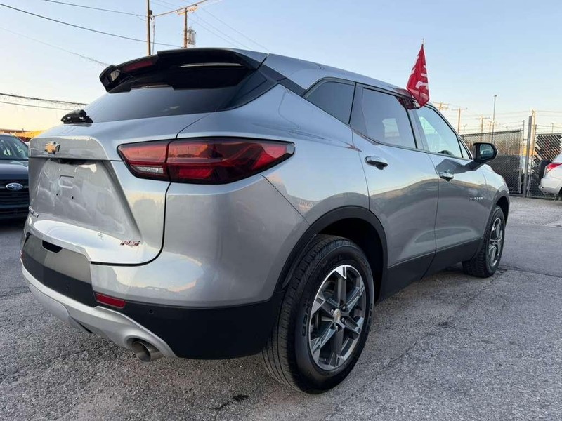 Chevrolet Blazer Vehicle Full-screen Gallery Image 14