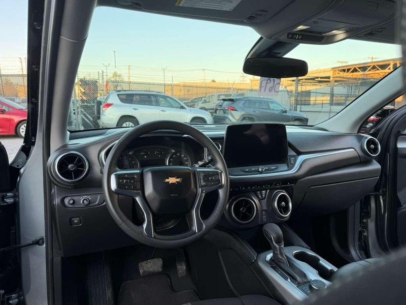 Chevrolet Blazer Vehicle Full-screen Gallery Image 21