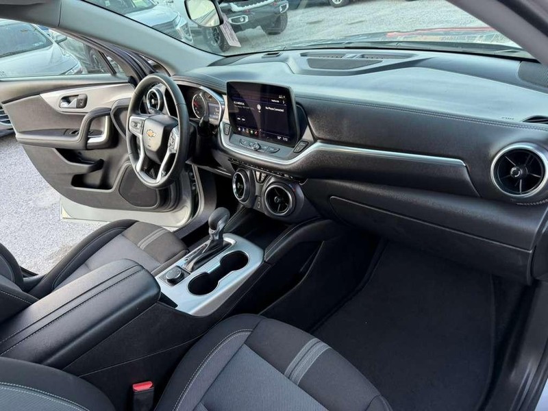 Chevrolet Blazer Vehicle Full-screen Gallery Image 25