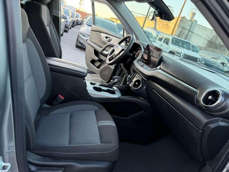 Chevrolet Blazer Vehicle Full-screen Gallery Image 27