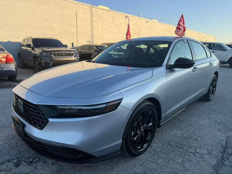 Honda Accord Sedan Vehicle Full-screen Gallery Image 2