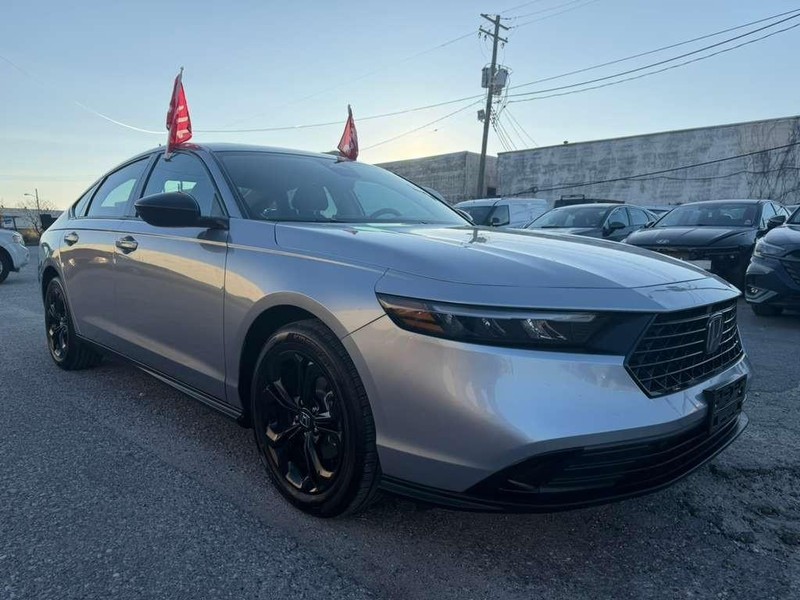 Honda Accord Sedan Vehicle Full-screen Gallery Image 5