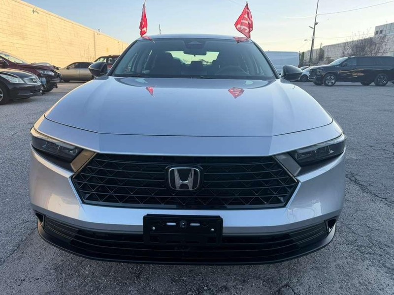 Honda Accord Sedan Vehicle Full-screen Gallery Image 12