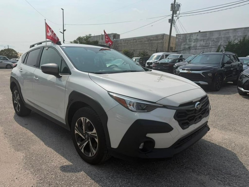 Subaru Crosstrek Vehicle Full-screen Gallery Image 2