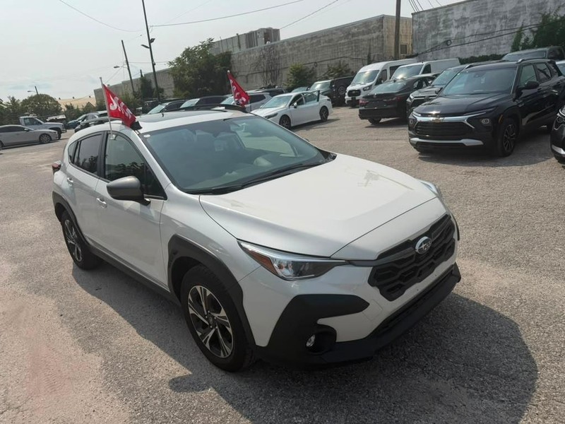 Subaru Crosstrek Vehicle Full-screen Gallery Image 3