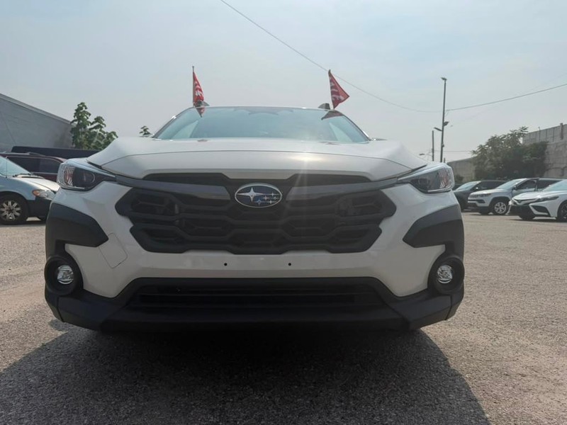 Subaru Crosstrek Vehicle Full-screen Gallery Image 4