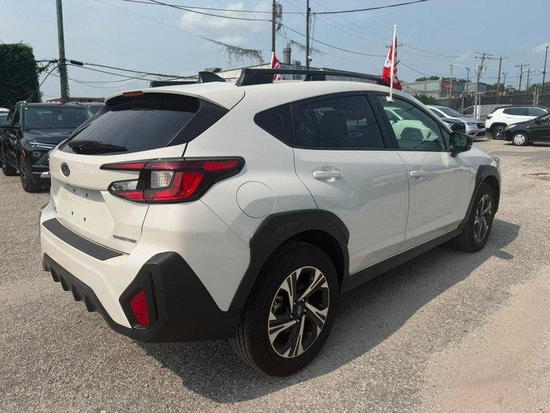 Subaru Crosstrek Vehicle Full-screen Gallery Image 6