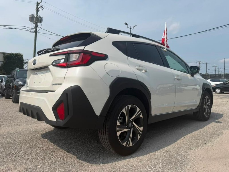 Subaru Crosstrek Vehicle Full-screen Gallery Image 7