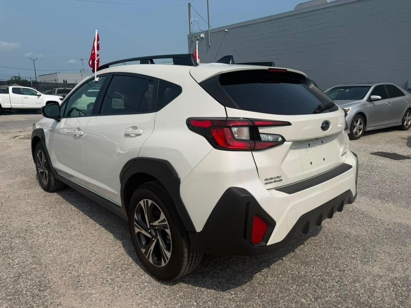 Subaru Crosstrek Vehicle Full-screen Gallery Image 10