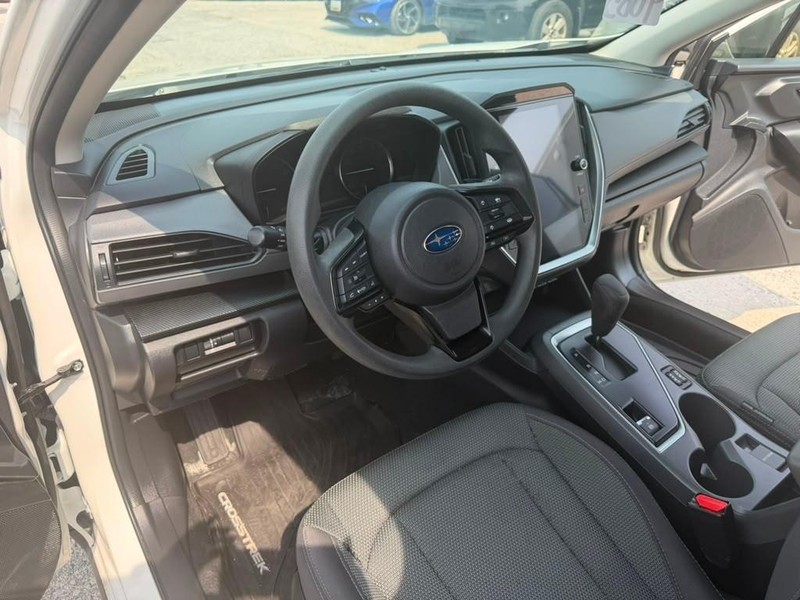 Subaru Crosstrek Vehicle Full-screen Gallery Image 12
