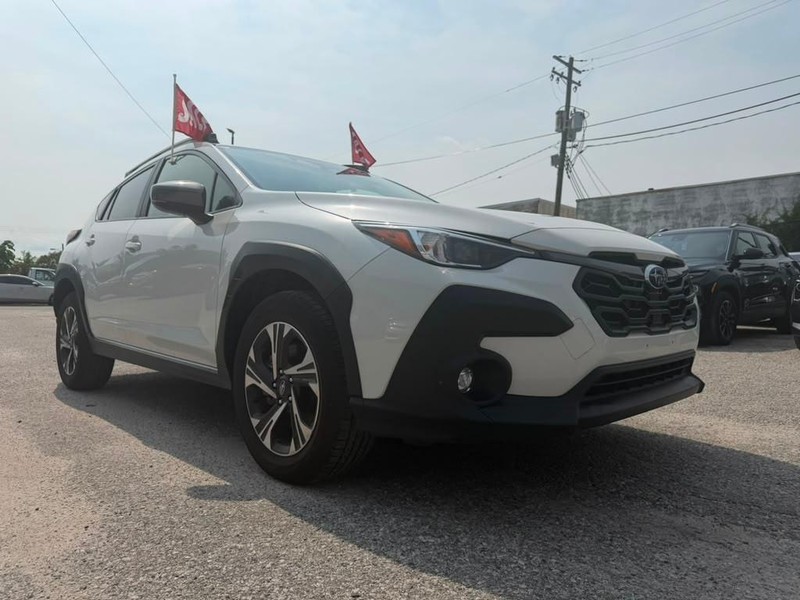 Subaru Crosstrek Vehicle Full-screen Gallery Image 13