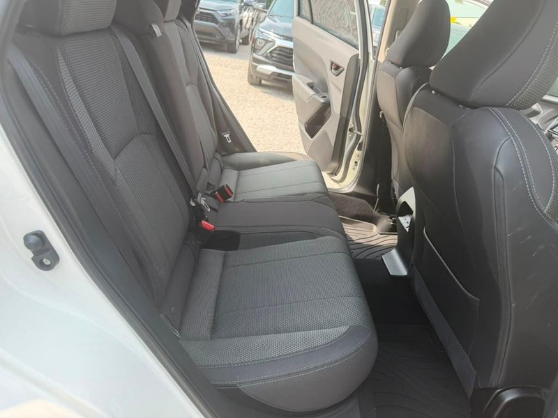 Subaru Crosstrek Vehicle Full-screen Gallery Image 16